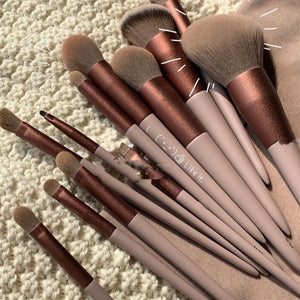 13Pcs A Set Soft Fluffy Makeup Brushes For Cosmetics Foundation Blush Powder Eyeshadow Kabuki Blending Makeup Brush Beauty Tools